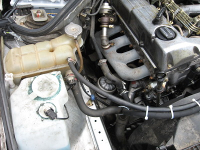 Blick auf den Motor von der Beifahrerseite nach Umbau