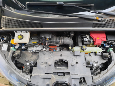 Blick in den Motorraum der ZOE