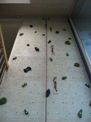 Erste Schraubversuche im oberen Bereich - anklicken für größere Version