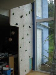 Erste Schraubversuche im unteren Bereich - anklicken für größere Version