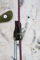 Petzl Shunt offen mit Seil - anklicken für größere Version